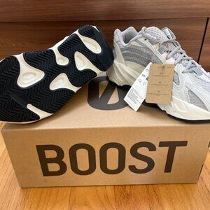 Brand New Adidas Yeezy Boost 700 V2